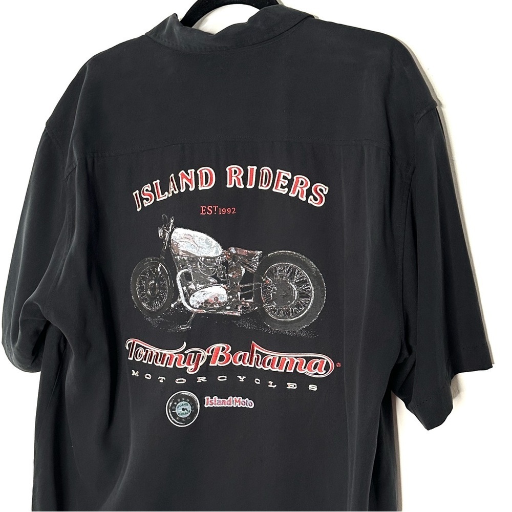 Men's Tommy Bahama Special Collection Motorcycles Island Black Camp Shirt
Size L - Picture 5 of 5